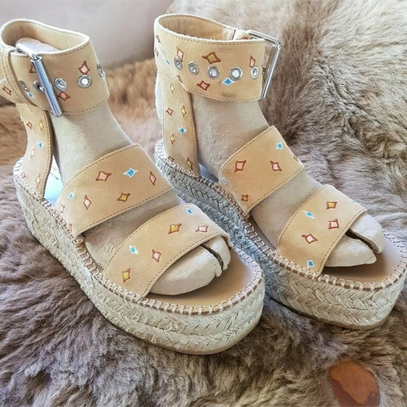 Rag & Bone Tara Wedge in Dune - Picture 6 of 8